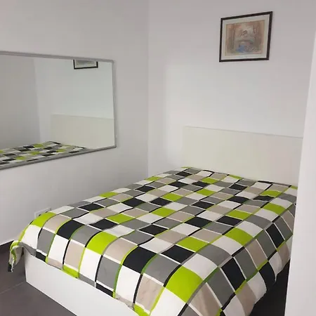 Apartamento Edificio Blanco